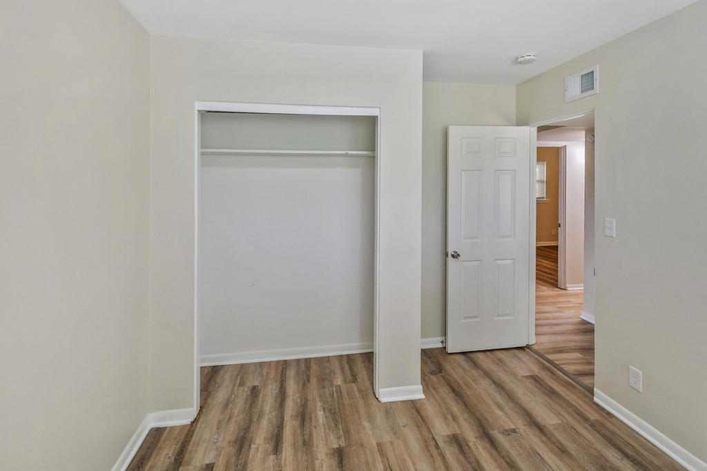 1021 Tollview Avenue - Photo 6