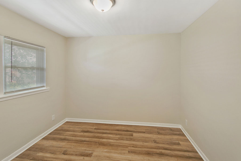 1021 Tollview Avenue - Photo 9