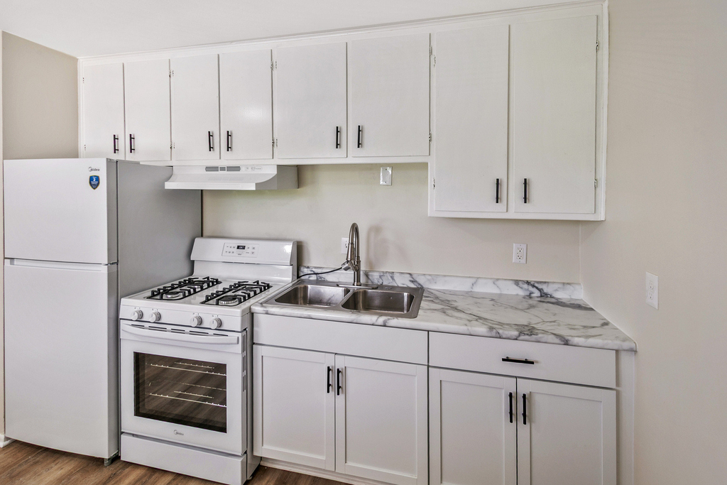 1021 Tollview Avenue - Photo 1