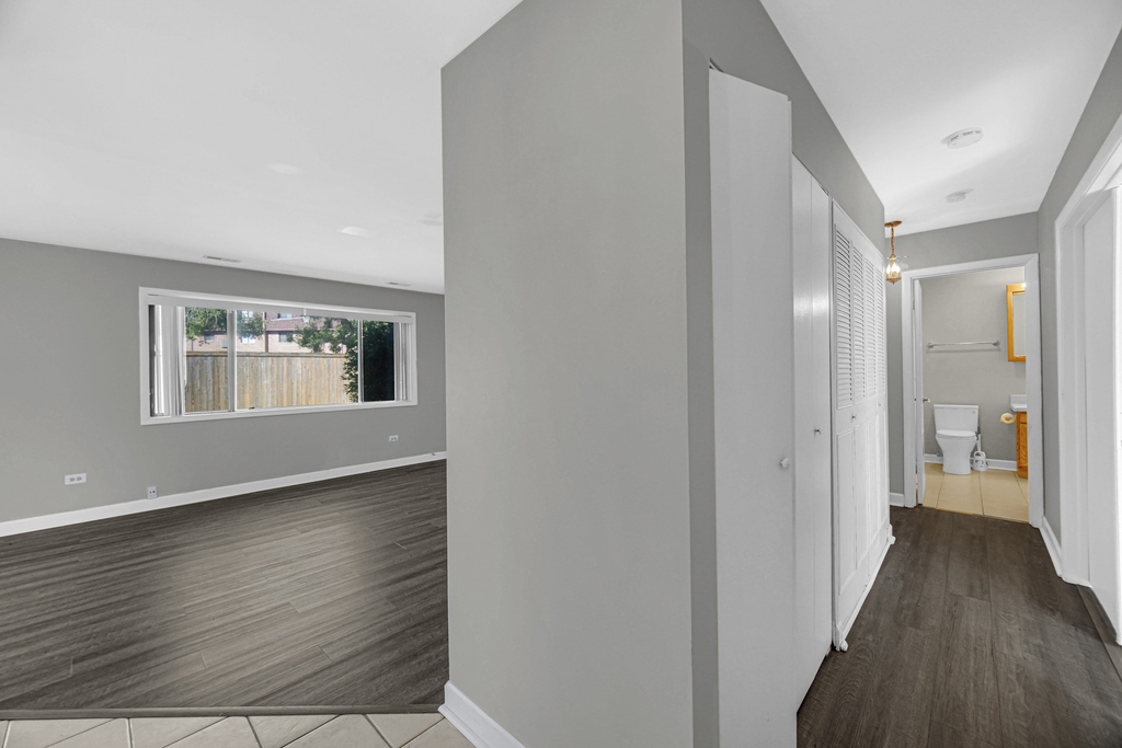 847 Oxford Place - Photo 18