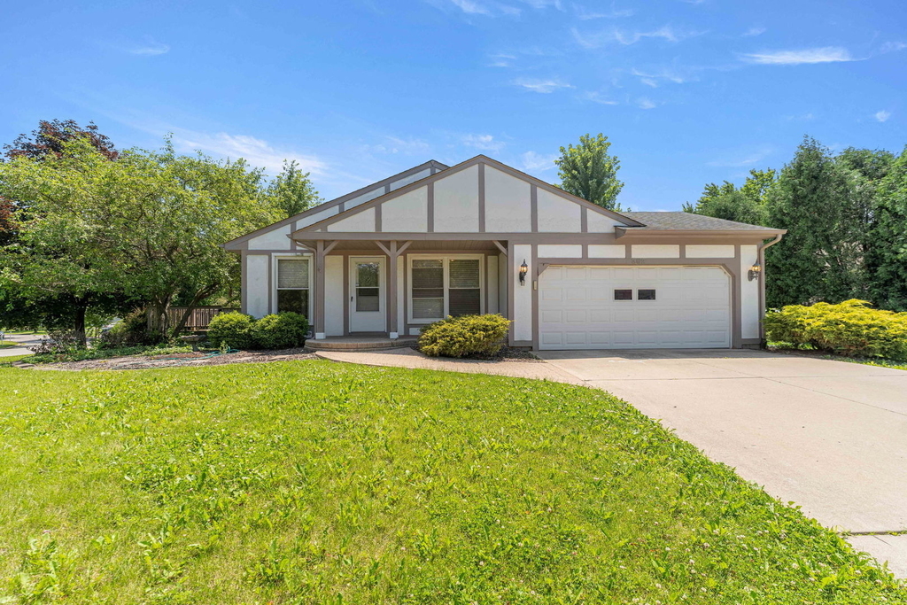 352 Danbury Drive - Photo 0