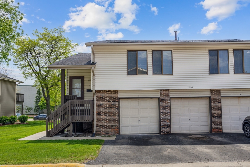 7557 Bristol Lane - Photo 0