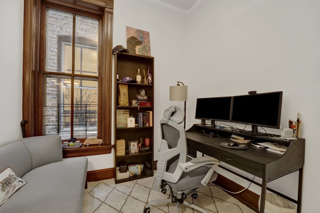 2458 N Burling Street - Photo 22