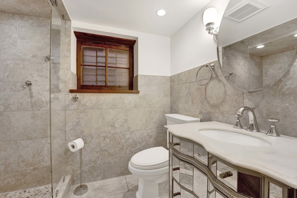 2458 N Burling Street - Photo 30