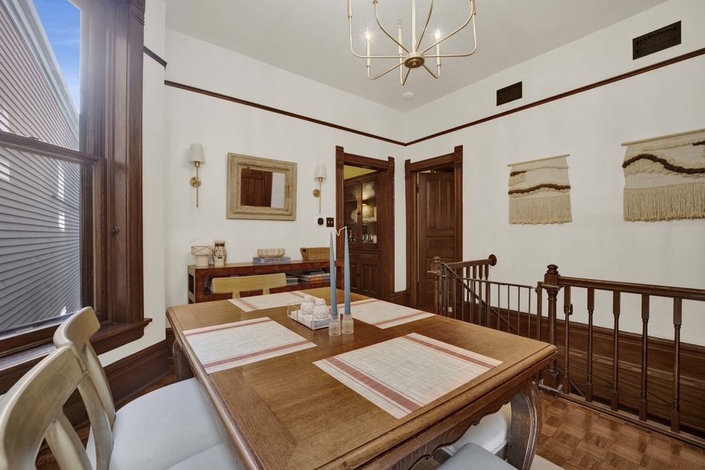 2458 N Burling Street - Photo 10