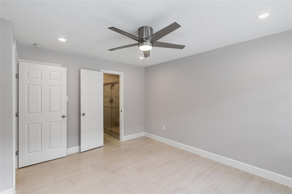 2201 Fountain View Drive - Photo 10