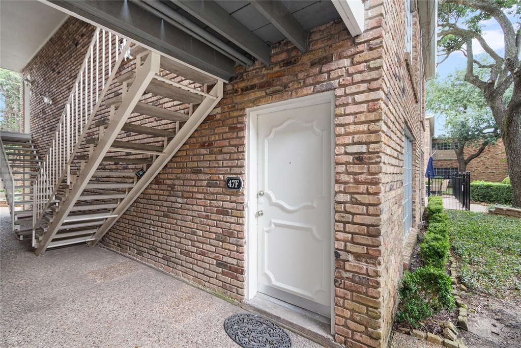 2201 Fountain View Drive - Photo 12