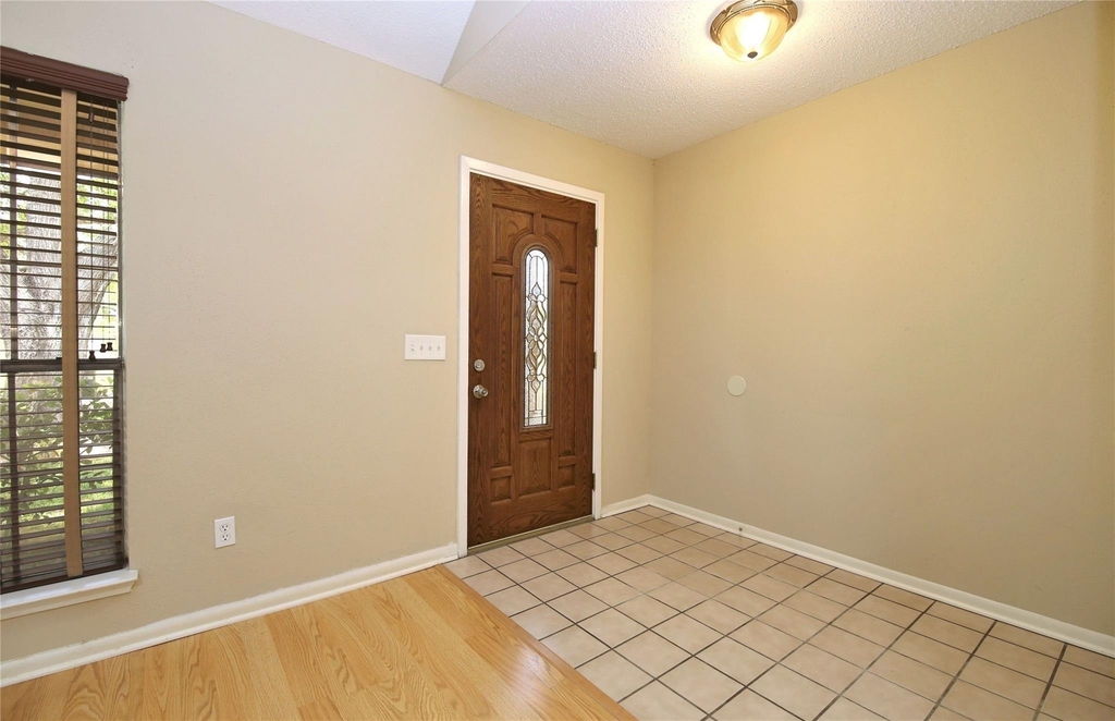 18203 Brooknoll Drive - Photo 2