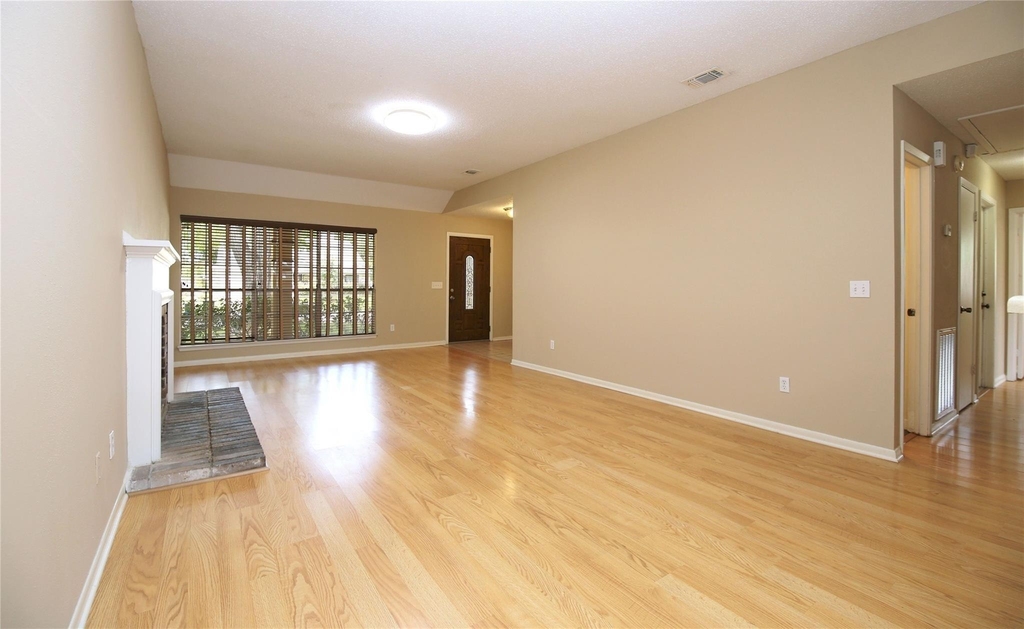 18203 Brooknoll Drive - Photo 3