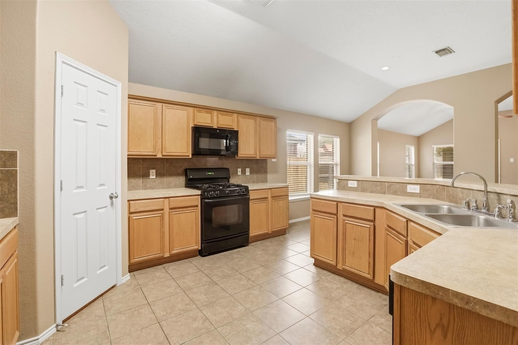 9618 Red Rugosa Drive - Photo 5