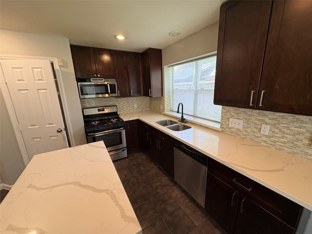 3006 Fort Stockton Drive - Photo 4