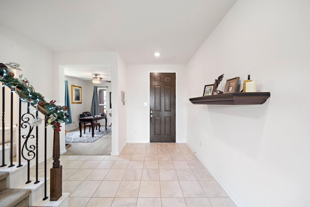 25203 Farmdale Lane - Photo 3