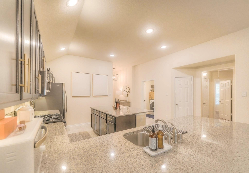 2311 Bright Sunrise Trail - Photo 11