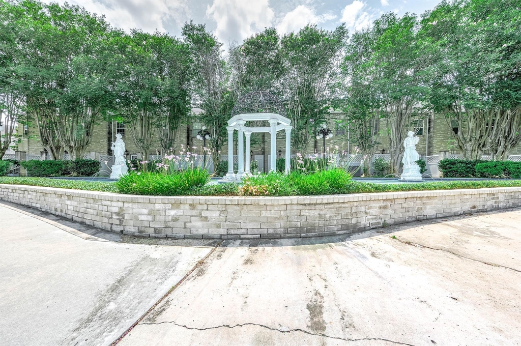 6000 Reims Road - Photo 0