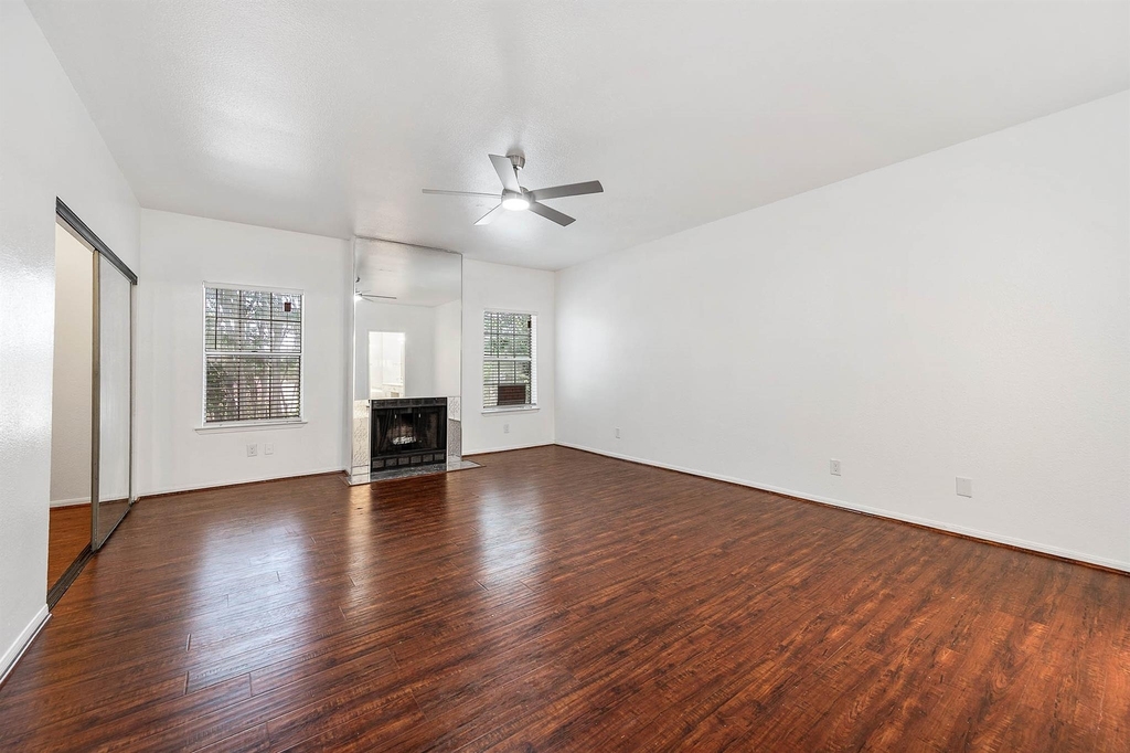 6000 Reims Road - Photo 12