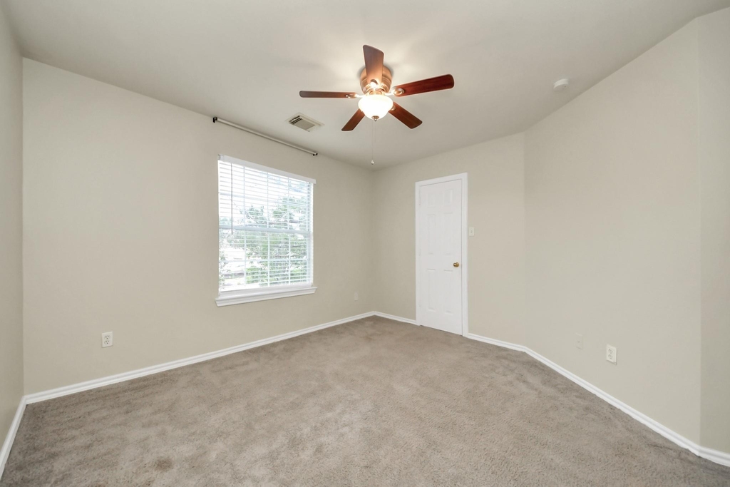 6019 Pennworth Lane - Photo 29