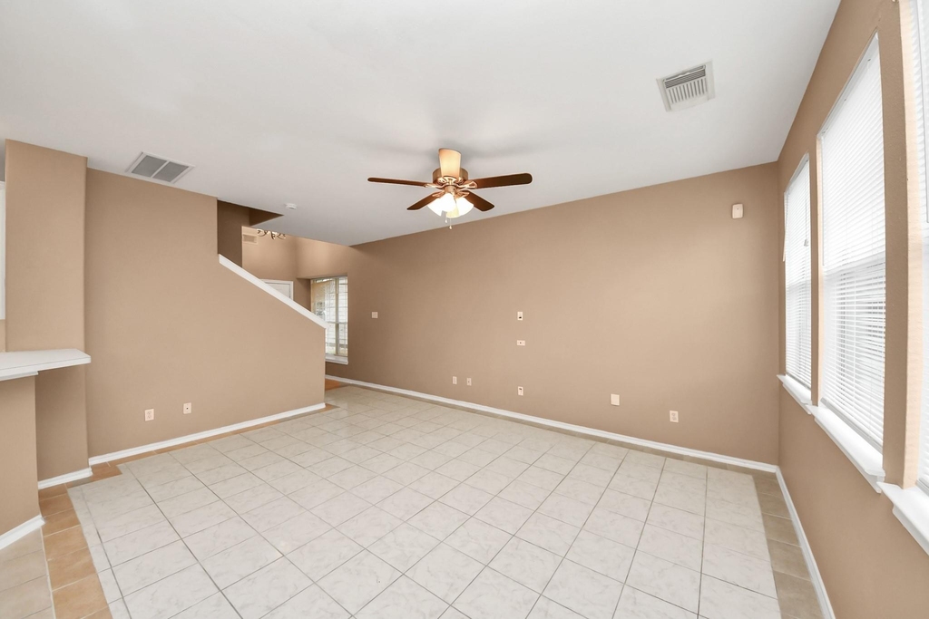 6019 Pennworth Lane - Photo 8