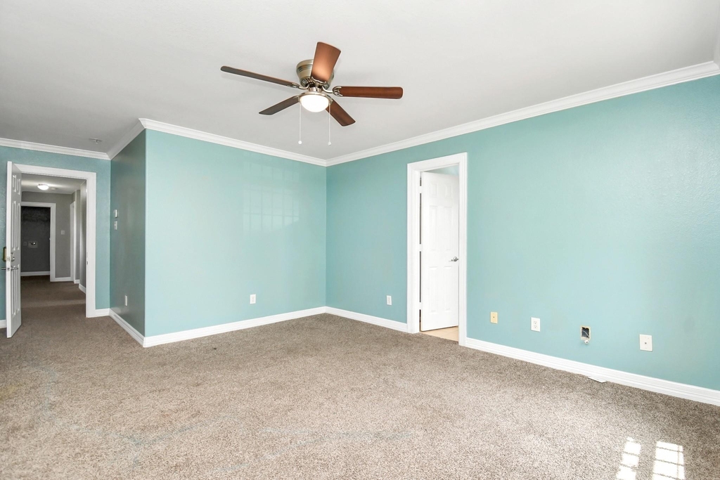 7902 Dyer Street - Photo 5
