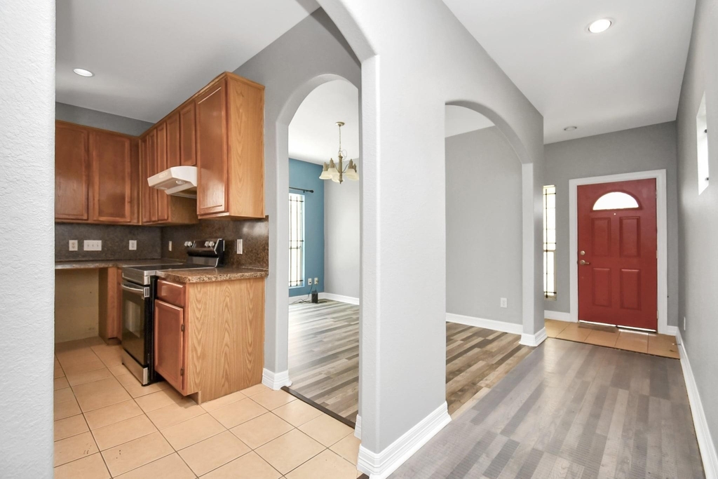 7902 Dyer Street - Photo 2