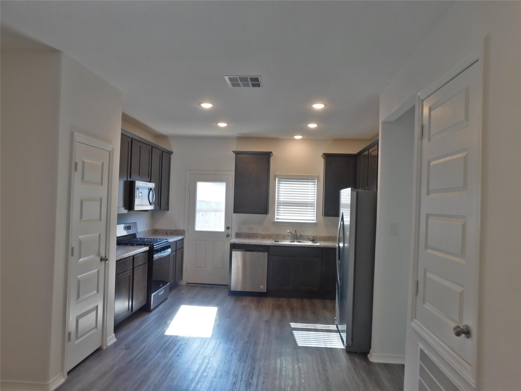 16658 Moss Lane - Photo 14