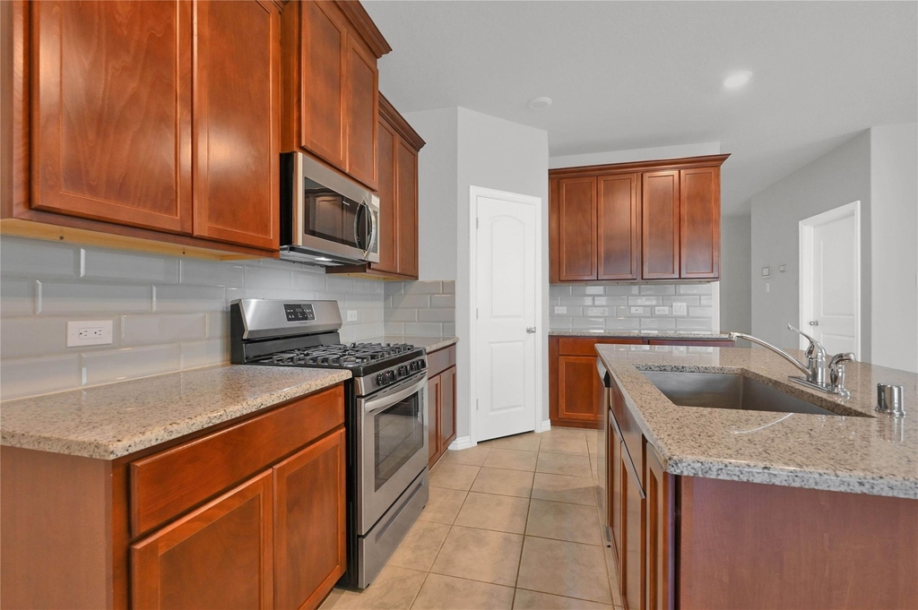 175 Gray Pine Grove - Photo 11
