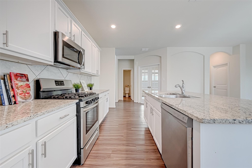 30822 Lake Spur Manor - Photo 21