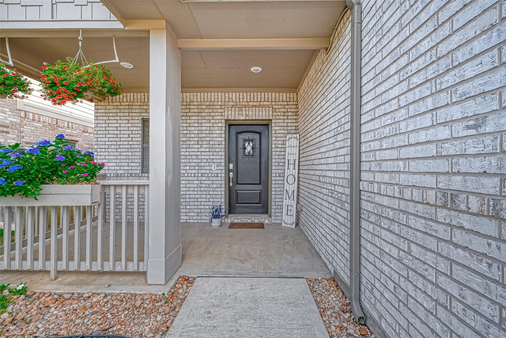 30822 Lake Spur Manor - Photo 3
