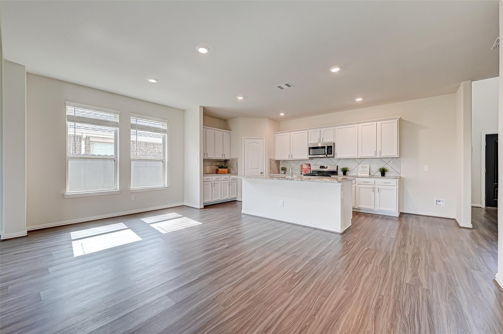 30822 Lake Spur Manor - Photo 15