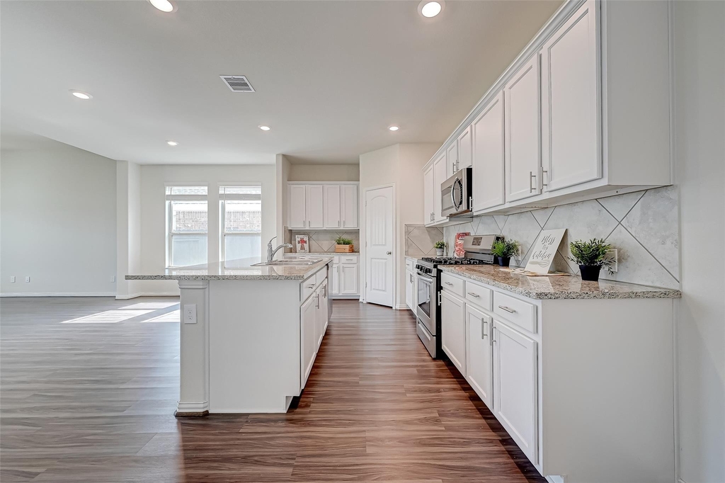 30822 Lake Spur Manor - Photo 12