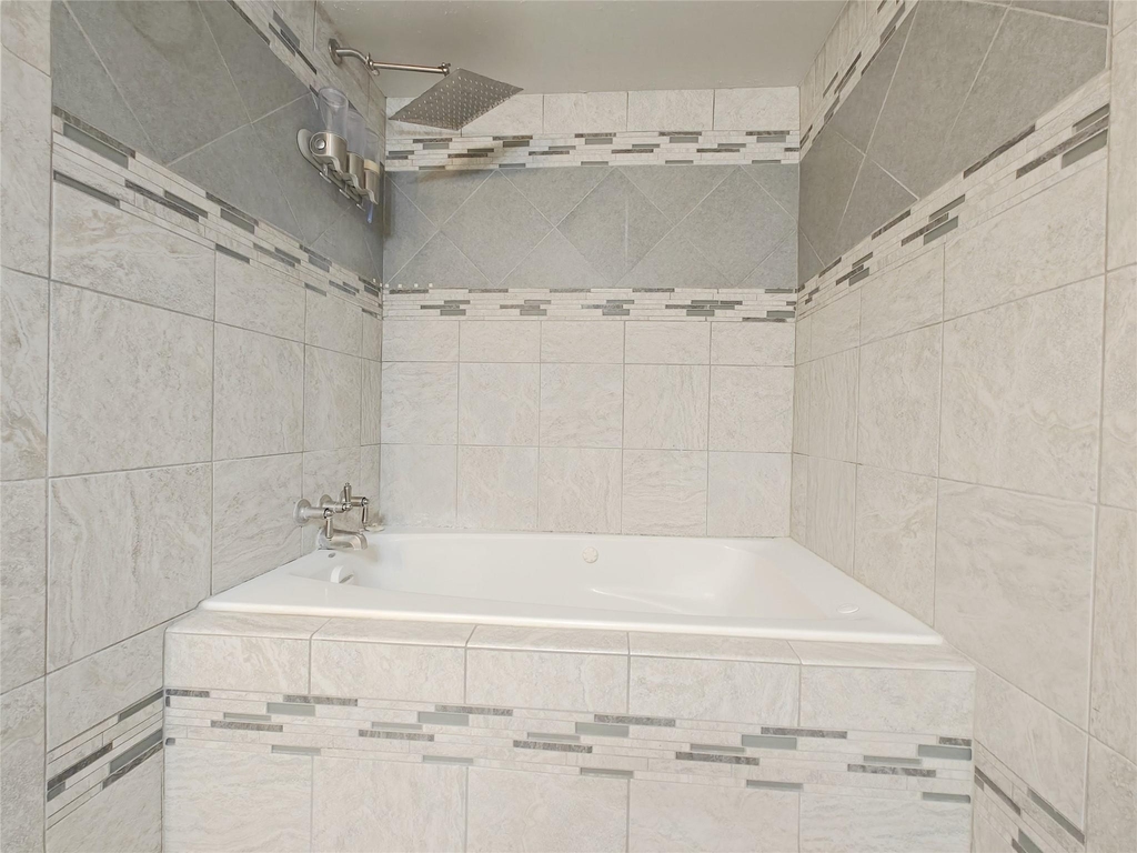 15606 Pinedell Drive - Photo 16