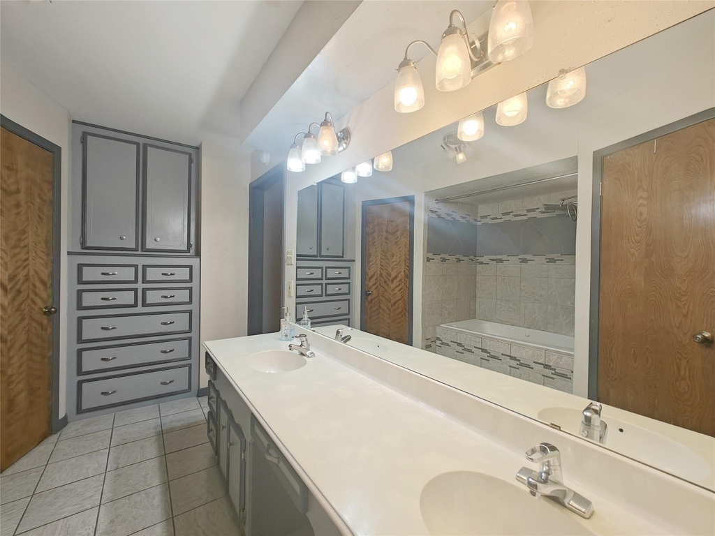 15606 Pinedell Drive - Photo 17