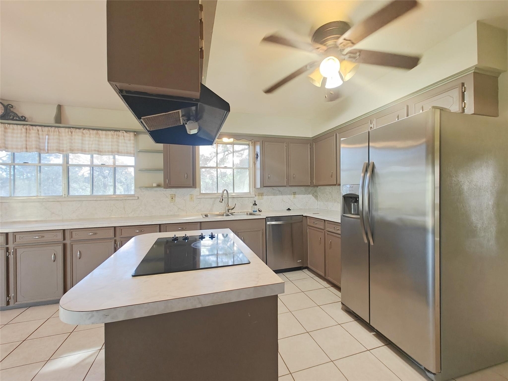 15606 Pinedell Drive - Photo 7