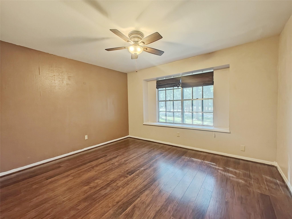15606 Pinedell Drive - Photo 10