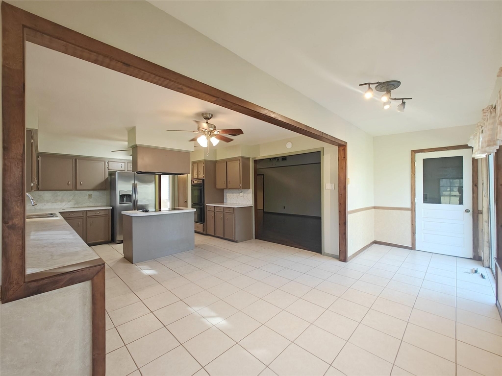 15606 Pinedell Drive - Photo 6