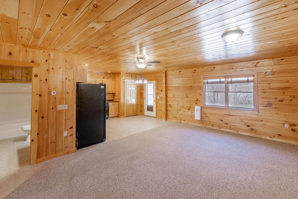181 Benton - Photo 4