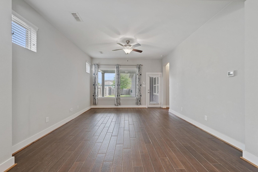 18419 Blue Hollow Heights Dr - Photo 3