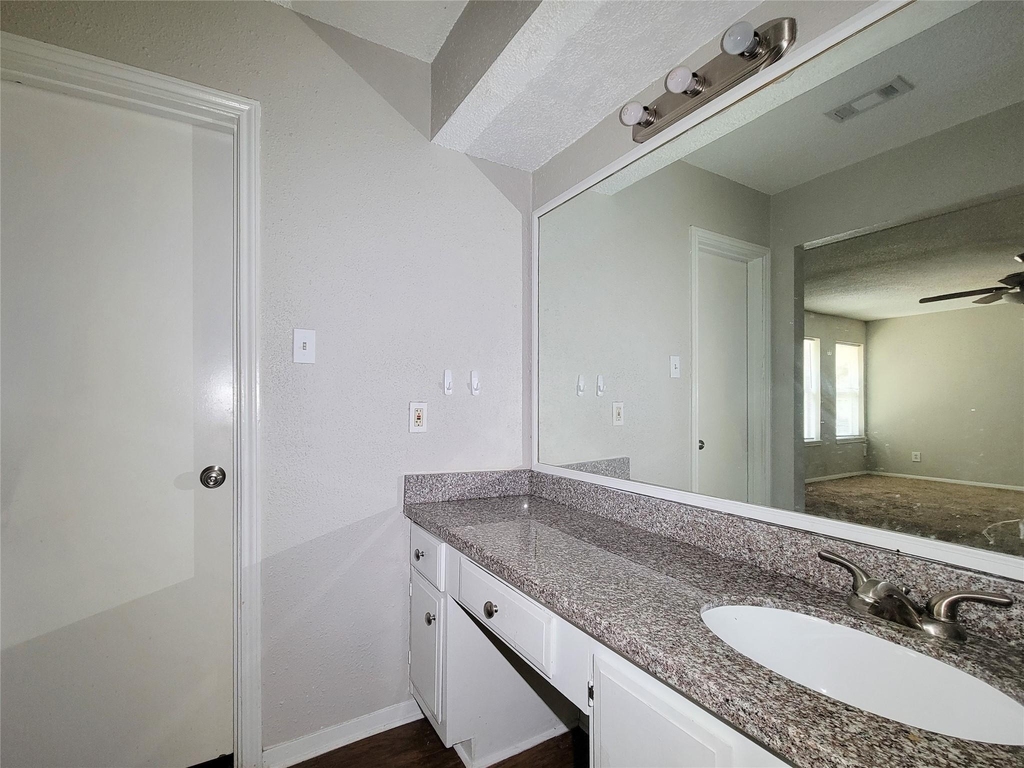 18402 Tall Cypress Drive - Photo 20