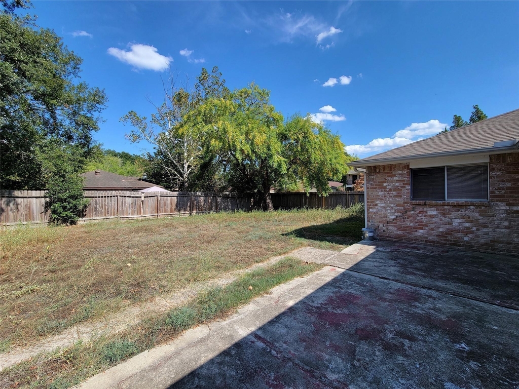 18402 Tall Cypress Drive - Photo 23