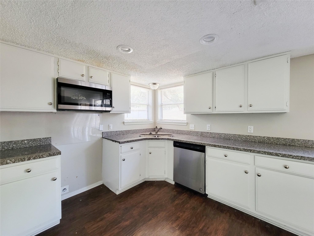 18402 Tall Cypress Drive - Photo 8