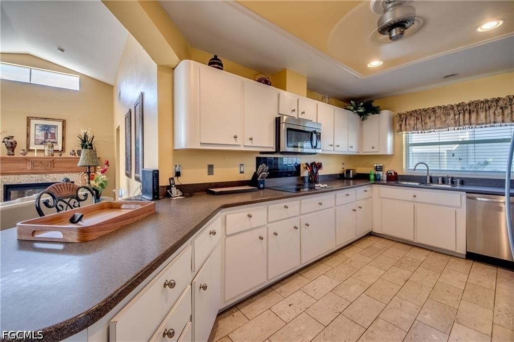 2720 Sw 51st Street - Photo 16