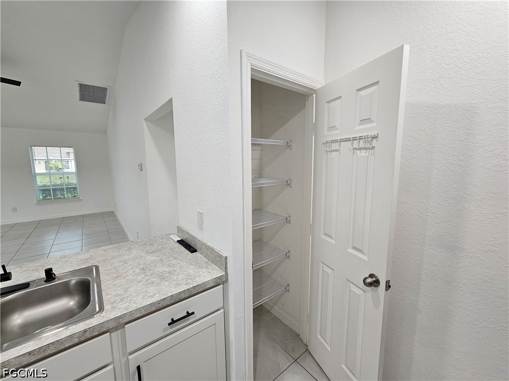 2523 Ne 6th Place - Photo 7