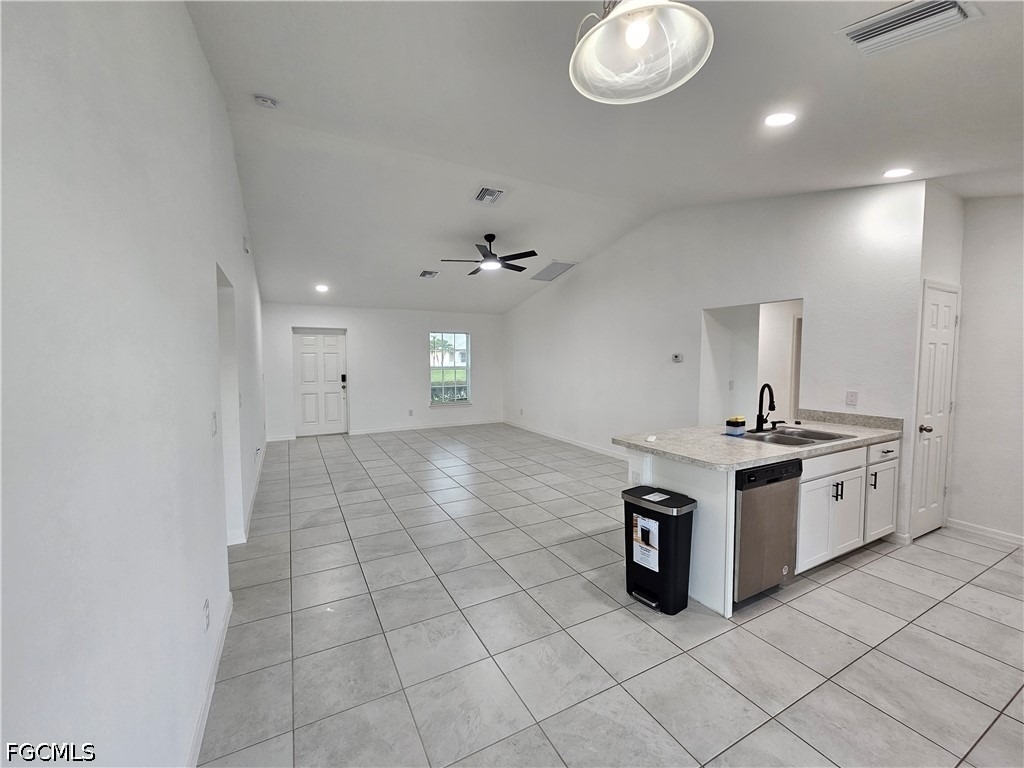 2523 Ne 6th Place - Photo 3
