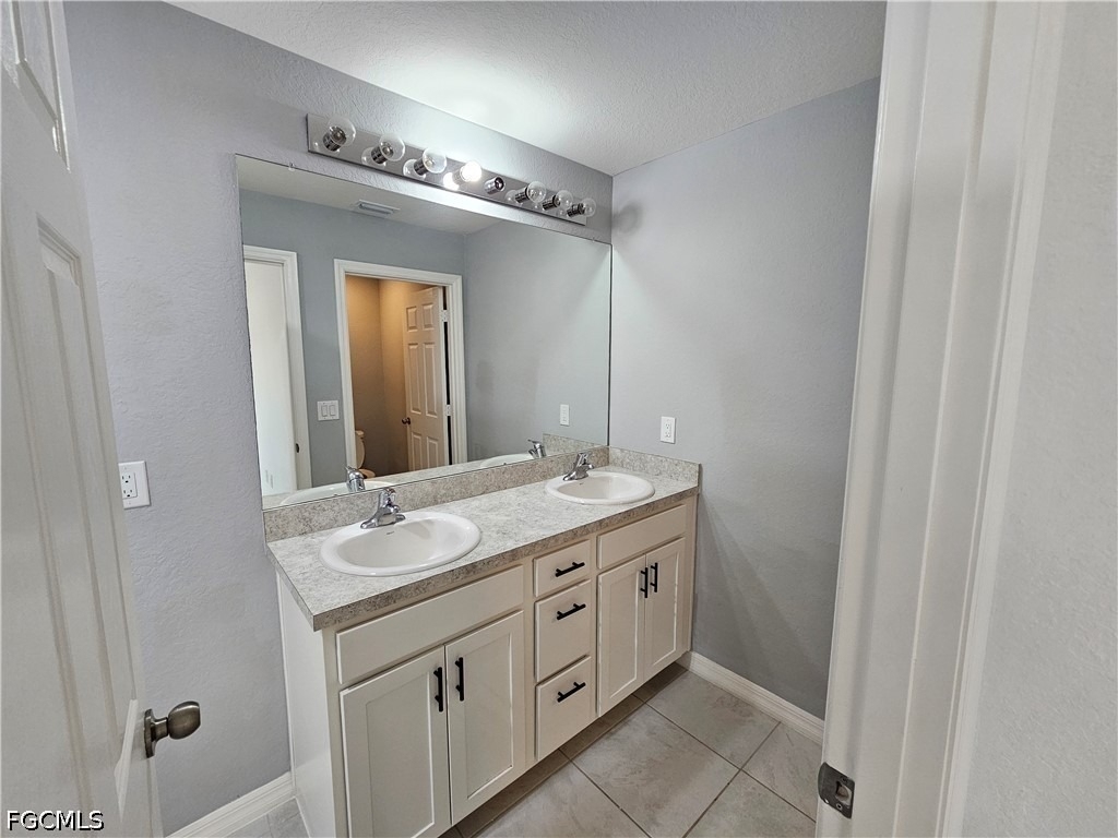 2523 Ne 6th Place - Photo 12