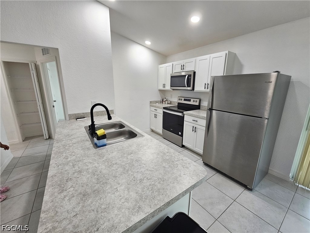 2523 Ne 6th Place - Photo 4