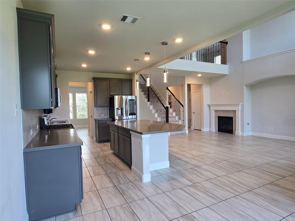 18938 Lynnwood Crest Drive - Photo 2