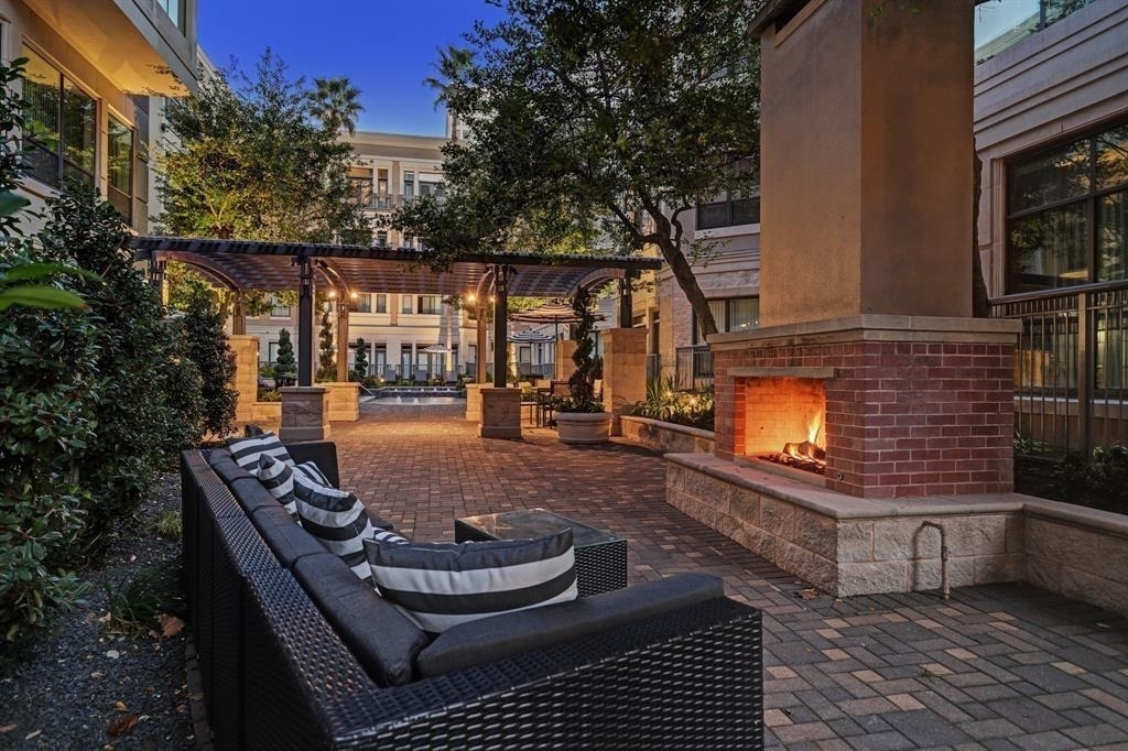 1901 Post Oak Boulevard - Photo 49