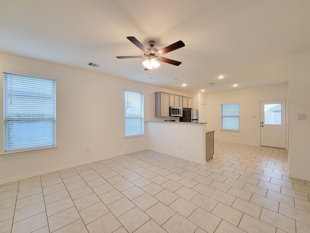 31351 Horseshoe Meadow Bend Lane - Photo 15
