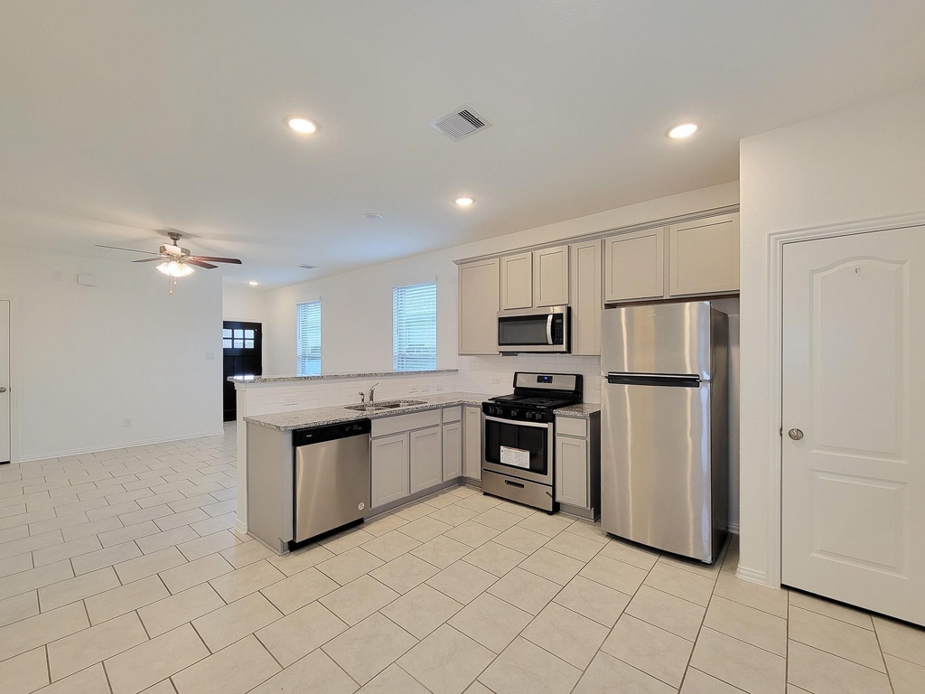 31351 Horseshoe Meadow Bend Lane - Photo 6