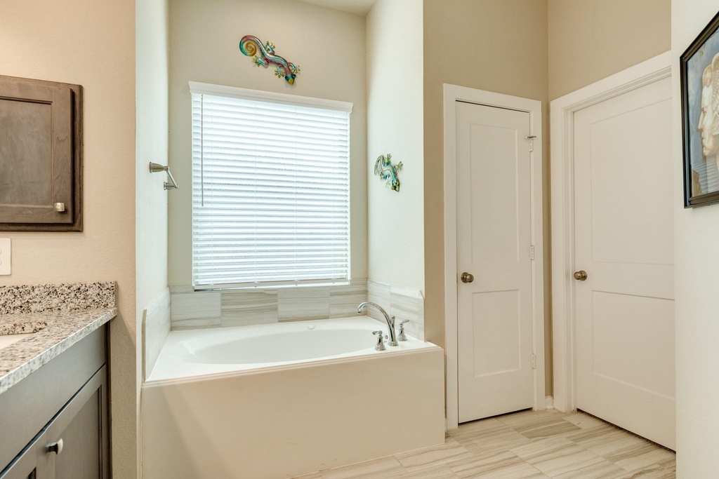 12917 Ocean Breeze Lane - Photo 9