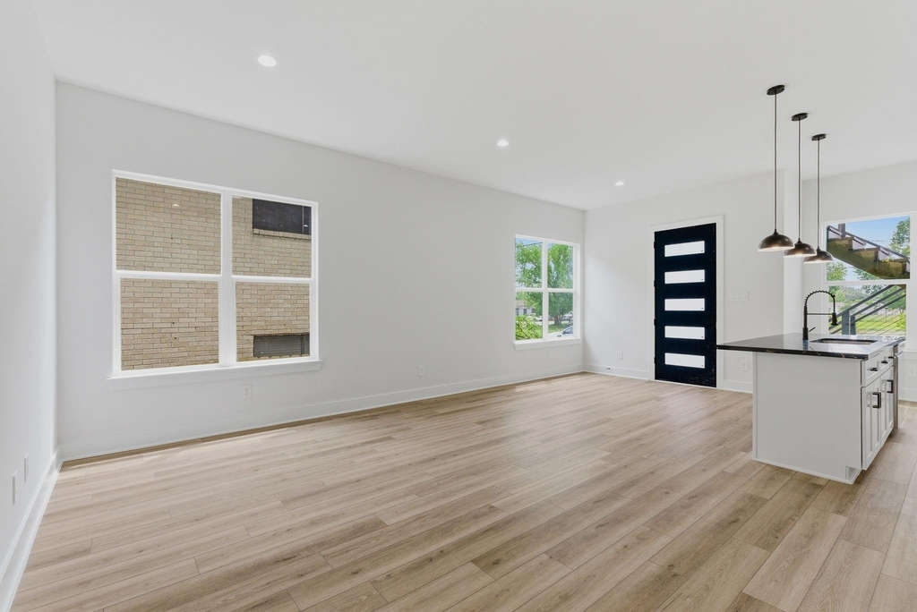 2915 Crane Street - Photo 2